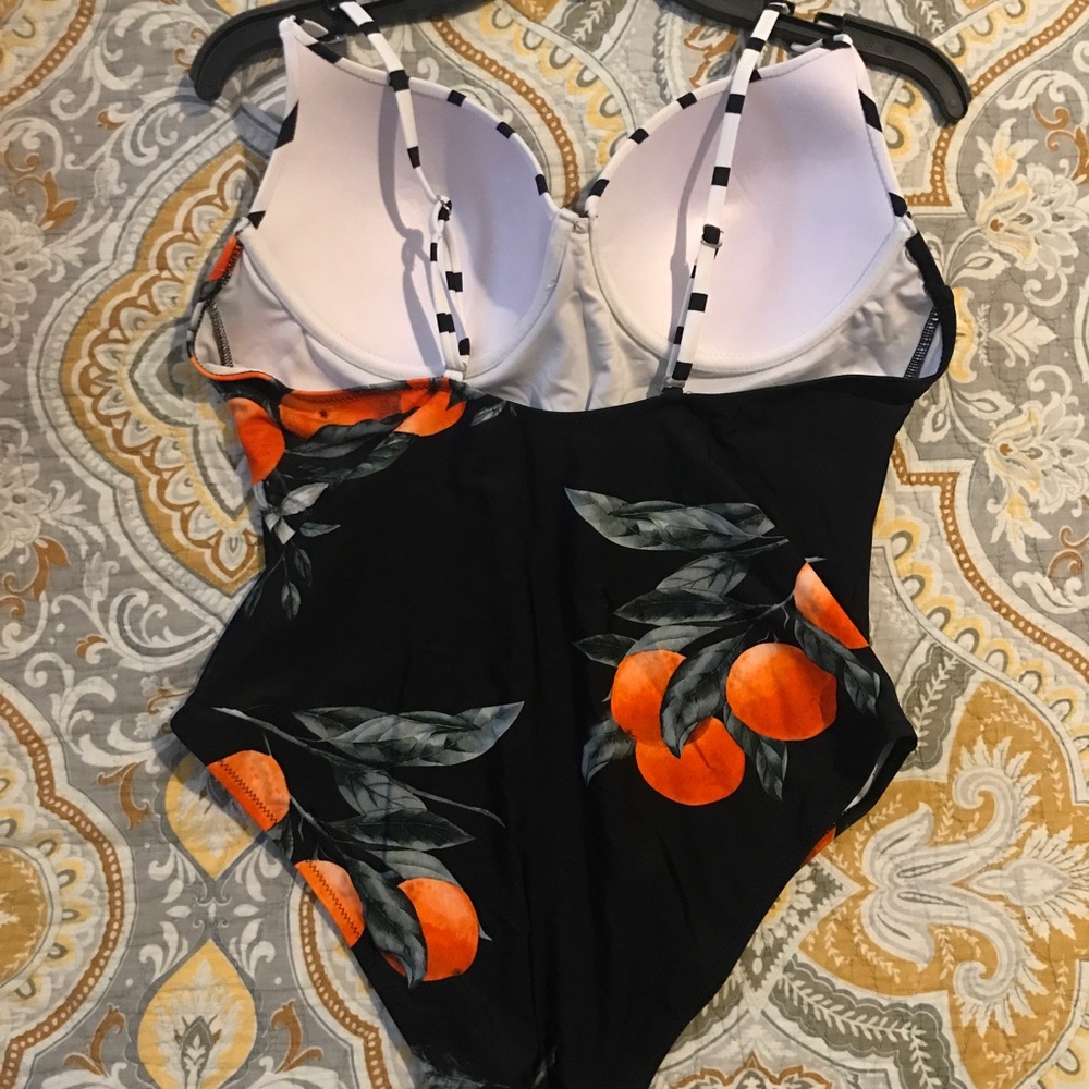 New Cupshe one piece swim suit. Original package - Picture 6 of 8